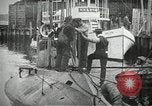 Immagine di Stantuffo sottomarino classe sparare un siluro New Suffolk New York USA, 1904, secondo 36 filmato di repertorio 65675027950