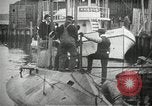 Immagine di Stantuffo sottomarino classe sparare un siluro New Suffolk New York USA, 1904, secondo 45 filmato di repertorio 65675027950