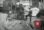 Immagine di Stantuffo sottomarino classe sparare un siluro New Suffolk New York USA, 1904, secondo 46 filmato di repertorio 65675027950