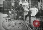 Immagine di Stantuffo sottomarino classe sparare un siluro New Suffolk New York USA, 1904, secondo 48 filmato di repertorio 65675027950