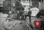 Immagine di Stantuffo sottomarino classe sparare un siluro New Suffolk New York USA, 1904, secondo 49 filmato di repertorio 65675027950
