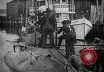 Immagine di Stantuffo sottomarino classe sparare un siluro New Suffolk New York USA, 1904, secondo 51 filmato di repertorio 65675027950