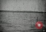 Immagine di Stantuffo sottomarino classe sparare un siluro New Suffolk New York USA, 1904, secondo 53 filmato di repertorio 65675027950