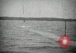 Immagine di Stantuffo sottomarino classe sparare un siluro New Suffolk New York USA, 1904, secondo 58 filmato di repertorio 65675027950