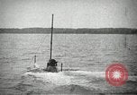 Image plongeur sous-marin de classe à l'essai à Electric Boat Company New Suffolk New York United States USA, 1904, de la seconde 7 séquences d'archives historiques vidéo 65675027951