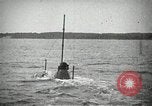 Image plongeur sous-marin de classe à l'essai à Electric Boat Company New Suffolk New York United States USA, 1904, de la seconde 12 séquences d'archives historiques vidéo 65675027951
