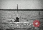 Image plongeur sous-marin de classe à l'essai à Electric Boat Company New Suffolk New York United States USA, 1904, de la seconde 13 séquences d'archives historiques vidéo 65675027951
