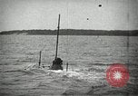 Image plongeur sous-marin de classe à l'essai à Electric Boat Company New Suffolk New York United States USA, 1904, de la seconde 18 séquences d'archives historiques vidéo 65675027951