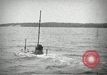 Image plongeur sous-marin de classe à l'essai à Electric Boat Company New Suffolk New York United States USA, 1904, de la seconde 19 séquences d'archives historiques vidéo 65675027951