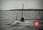 Image plongeur sous-marin de classe à l'essai à Electric Boat Company New Suffolk New York United States USA, 1904, de la seconde 21 séquences d'archives historiques vidéo 65675027951