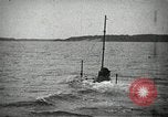 Image plongeur sous-marin de classe à l'essai à Electric Boat Company New Suffolk New York United States USA, 1904, de la seconde 23 séquences d'archives historiques vidéo 65675027951