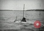 Image plongeur sous-marin de classe à l'essai à Electric Boat Company New Suffolk New York United States USA, 1904, de la seconde 30 séquences d'archives historiques vidéo 65675027951