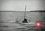 Image plongeur sous-marin de classe à l'essai à Electric Boat Company New Suffolk New York United States USA, 1904, de la seconde 31 séquences d'archives historiques vidéo 65675027951