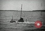 Image plongeur sous-marin de classe à l'essai à Electric Boat Company New Suffolk New York United States USA, 1904, de la seconde 33 séquences d'archives historiques vidéo 65675027951