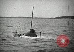 Image plongeur sous-marin de classe à l'essai à Electric Boat Company New Suffolk New York United States USA, 1904, de la seconde 34 séquences d'archives historiques vidéo 65675027951