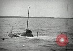 Image plongeur sous-marin de classe à l'essai à Electric Boat Company New Suffolk New York United States USA, 1904, de la seconde 37 séquences d'archives historiques vidéo 65675027951
