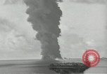 Immagine di USS Mississinewa Ulithi Atoll Isole Caroline, 1944, secondo 56 filmato di repertorio 65675027952
