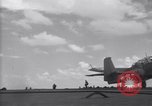 Standbild TBF Flugzeuge Nasen auf Deck der USS Bunker Hill Pacific Theater, 1944, aus Sekunde 3 historischem Filmmaterial Videoclip 65675027957