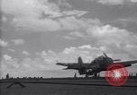 Standbild TBF Flugzeuge Nasen auf Deck der USS Bunker Hill Pacific Theater, 1944, aus Sekunde 7 historischem Filmmaterial Videoclip 65675027957