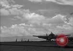 Standbild TBF Flugzeuge Nasen auf Deck der USS Bunker Hill Pacific Theater, 1944, aus Sekunde 15 historischem Filmmaterial Videoclip 65675027957