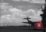 Standbild TBF Flugzeuge Nasen auf Deck der USS Bunker Hill Pacific Theater, 1944, aus Sekunde 24 historischem Filmmaterial Videoclip 65675027957