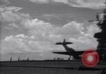 Standbild TBF Flugzeuge Nasen auf Deck der USS Bunker Hill Pacific Theater, 1944, aus Sekunde 25 historischem Filmmaterial Videoclip 65675027957