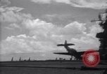 Standbild TBF Flugzeuge Nasen auf Deck der USS Bunker Hill Pacific Theater, 1944, aus Sekunde 27 historischem Filmmaterial Videoclip 65675027957