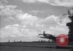 Standbild TBF Flugzeuge Nasen auf Deck der USS Bunker Hill Pacific Theater, 1944, aus Sekunde 31 historischem Filmmaterial Videoclip 65675027957