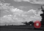 Standbild TBF Flugzeuge Nasen auf Deck der USS Bunker Hill Pacific Theater, 1944, aus Sekunde 35 historischem Filmmaterial Videoclip 65675027957