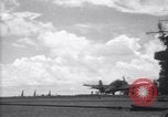 Standbild TBF Flugzeuge Nasen auf Deck der USS Bunker Hill Pacific Theater, 1944, aus Sekunde 36 historischem Filmmaterial Videoclip 65675027957