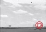 Standbild TBF Flugzeuge Nasen auf Deck der USS Bunker Hill Pacific Theater, 1944, aus Sekunde 40 historischem Filmmaterial Videoclip 65675027957