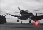 Image F4U avion a l'atterrissage mésaventure le USS Bunker Hill théâtre du Pacifique, 1944, de la seconde 5 séquences d'archives historiques vidéo 65675027960