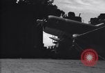Image F4U avion a l'atterrissage mésaventure le USS Bunker Hill théâtre du Pacifique, 1944, de la seconde 16 séquences d'archives historiques vidéo 65675027960