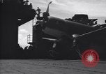 Image F4U avion a l'atterrissage mésaventure le USS Bunker Hill théâtre du Pacifique, 1944, de la seconde 21 séquences d'archives historiques vidéo 65675027960