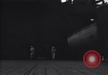 Image Grumman TBF Avenger nez d'avions de plus sur le pont du USS Bunker Hill théâtre du Pacifique, 1944, de la seconde 21 séquences d'archives historiques vidéo 65675027961