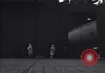 Image Grumman TBF Avenger nez d'avions de plus sur le pont du USS Bunker Hill théâtre du Pacifique, 1944, de la seconde 23 séquences d'archives historiques vidéo 65675027961