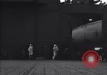 Image Grumman TBF Avenger nez d'avions de plus sur le pont du USS Bunker Hill théâtre du Pacifique, 1944, de la seconde 24 séquences d'archives historiques vidéo 65675027961