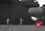 Image Grumman TBF Avenger nez d'avions de plus sur le pont du USS Bunker Hill théâtre du Pacifique, 1944, de la seconde 26 séquences d'archives historiques vidéo 65675027961