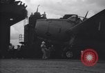 Image Grumman TBF Avenger nez d'avions de plus sur le pont du USS Bunker Hill théâtre du Pacifique, 1944, de la seconde 38 séquences d'archives historiques vidéo 65675027961
