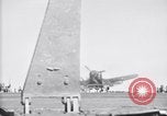 Image F4U avion qui s'écrase sur le pont du USS Bunker Hill théâtre du Pacifique, 1944, de la seconde 28 séquences d'archives historiques vidéo 65675027962
