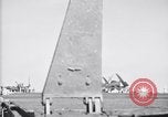 Image F4U avion qui s'écrase sur le pont du USS Bunker Hill théâtre du Pacifique, 1944, de la seconde 37 séquences d'archives historiques vidéo 65675027962