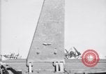 Image F4U avion qui s'écrase sur le pont du USS Bunker Hill théâtre du Pacifique, 1944, de la seconde 42 séquences d'archives historiques vidéo 65675027962