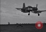 Image F4U des écrasements d'avion sur le pont de l'USS Bunker Hill théâtre du Pacifique, 1944, de la seconde 1 séquences d'archives historiques vidéo 65675027963