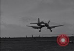Image F4U des écrasements d'avion sur le pont de l'USS Bunker Hill théâtre du Pacifique, 1944, de la seconde 5 séquences d'archives historiques vidéo 65675027963