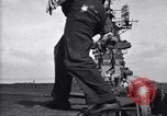Image F4U des écrasements d'avion sur le pont de l'USS Bunker Hill théâtre du Pacifique, 1944, de la seconde 34 séquences d'archives historiques vidéo 65675027963
