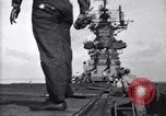 Image F4U des écrasements d'avion sur le pont de l'USS Bunker Hill théâtre du Pacifique, 1944, de la seconde 43 séquences d'archives historiques vidéo 65675027963