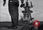 Image F4U des écrasements d'avion sur le pont de l'USS Bunker Hill théâtre du Pacifique, 1944, de la seconde 44 séquences d'archives historiques vidéo 65675027963