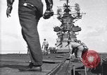 Image F4U des écrasements d'avion sur le pont de l'USS Bunker Hill théâtre du Pacifique, 1944, de la seconde 49 séquences d'archives historiques vidéo 65675027963