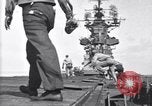 Image F4U des écrasements d'avion sur le pont de l'USS Bunker Hill théâtre du Pacifique, 1944, de la seconde 50 séquences d'archives historiques vidéo 65675027963