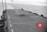 Standbild USS Makassar Meerenge United States USA, 1944, aus Sekunde 30 historischem Filmmaterial Videoclip 65675027967